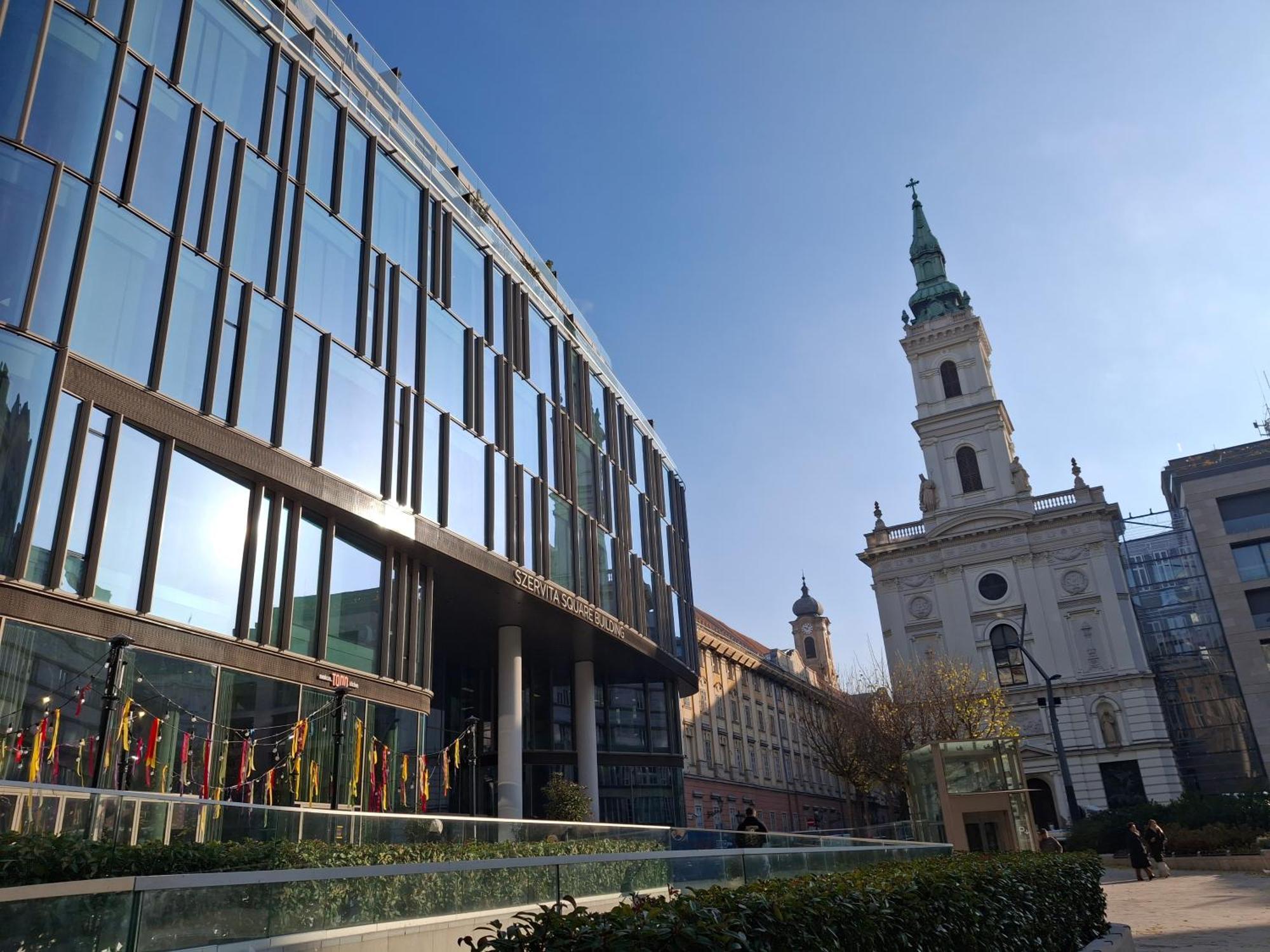 Simply The Best Location Budapest Bagian luar foto