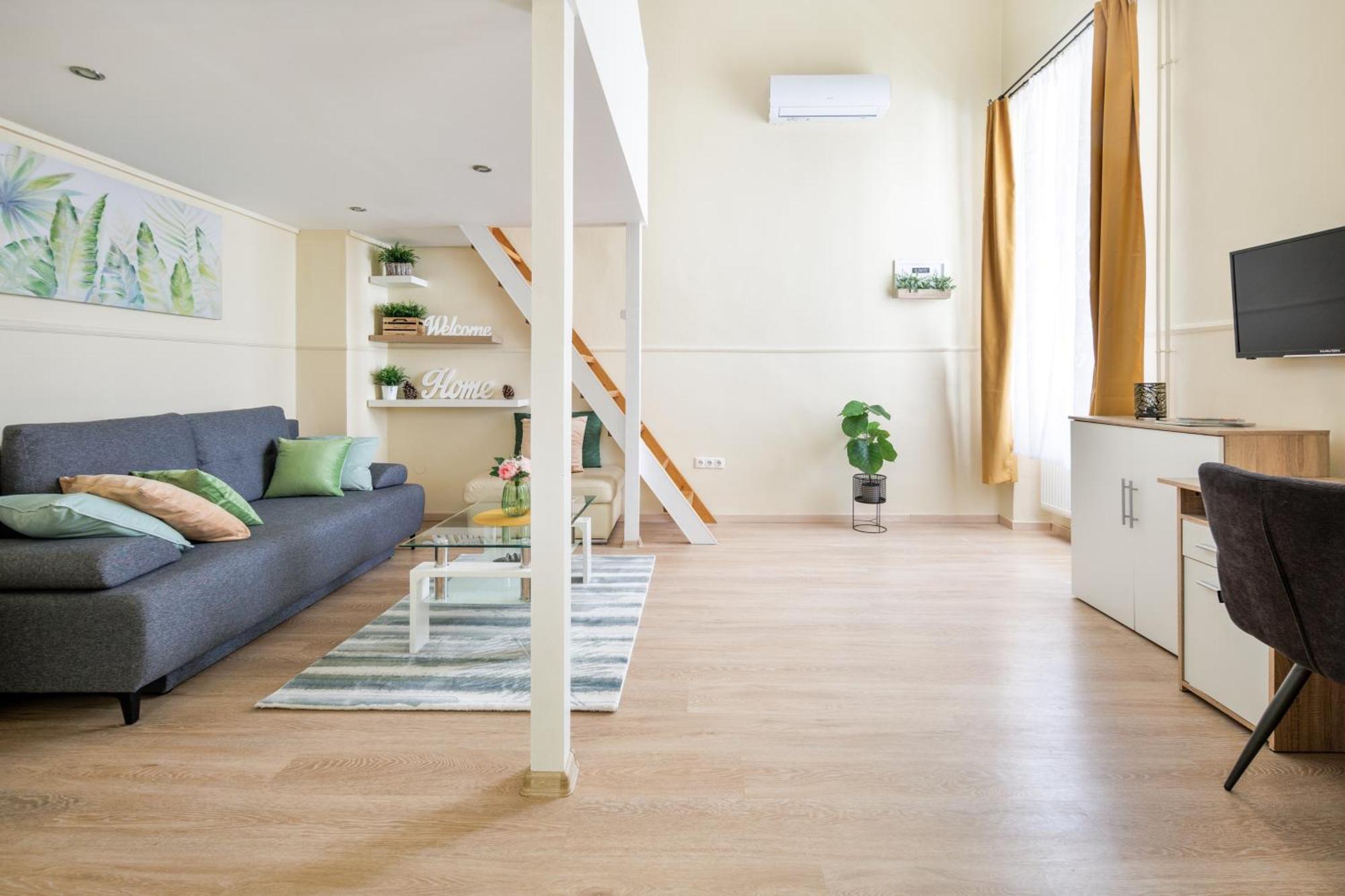 Simply The Best Location Budapest Bagian luar foto
